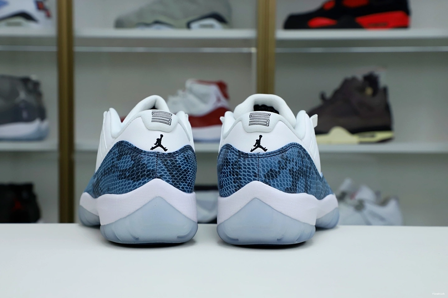 Jordan Jordan 11 “navy snakeskin” Air 0806
